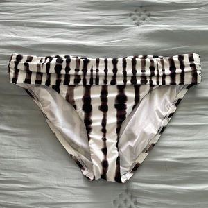 LA BLANCA Bamboo print bikini bottoms NWOT